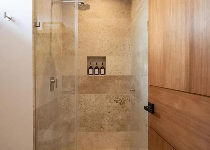 Tropical Penthouse 2br And Jacuzzi